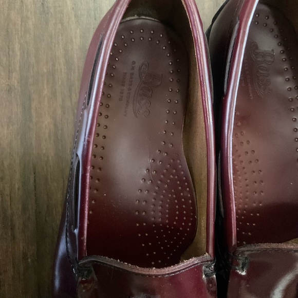 G.H. Bass Weejuns Men\'s 9.5 D Burgundy Kiltie Tassel Leather Loafer